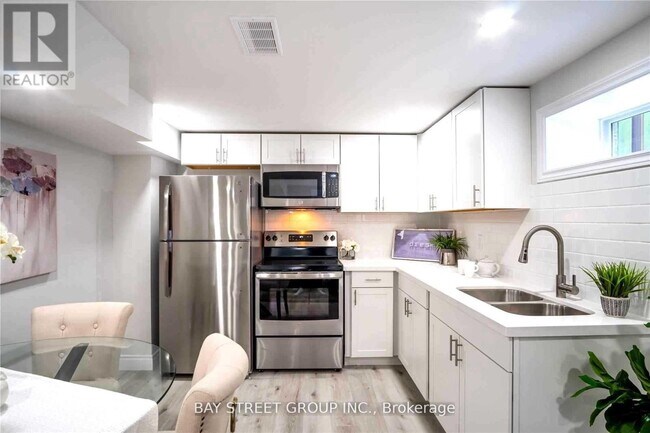 Photo du bâtiment - 351 E 27th St