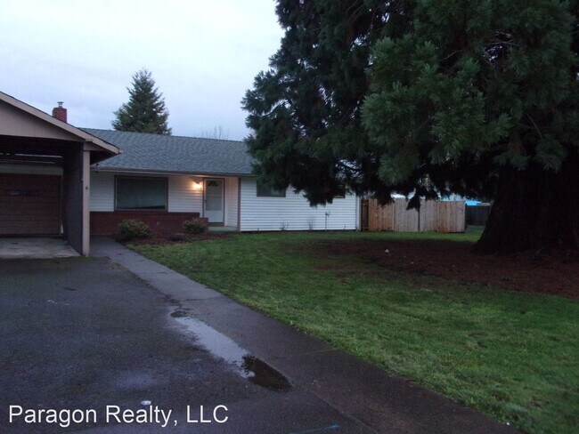 Building Photo - 3 br, 1.5 bath House - 305 N 18th St.