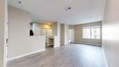 Interior Photo - 20 Lambourne