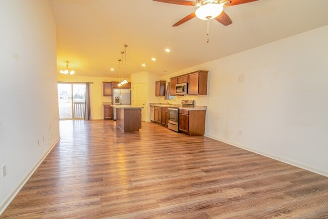 Building Photo - 501 Cobblestone Way