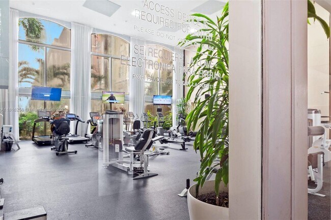 Foto del edificio - 17100 N Bay Rd