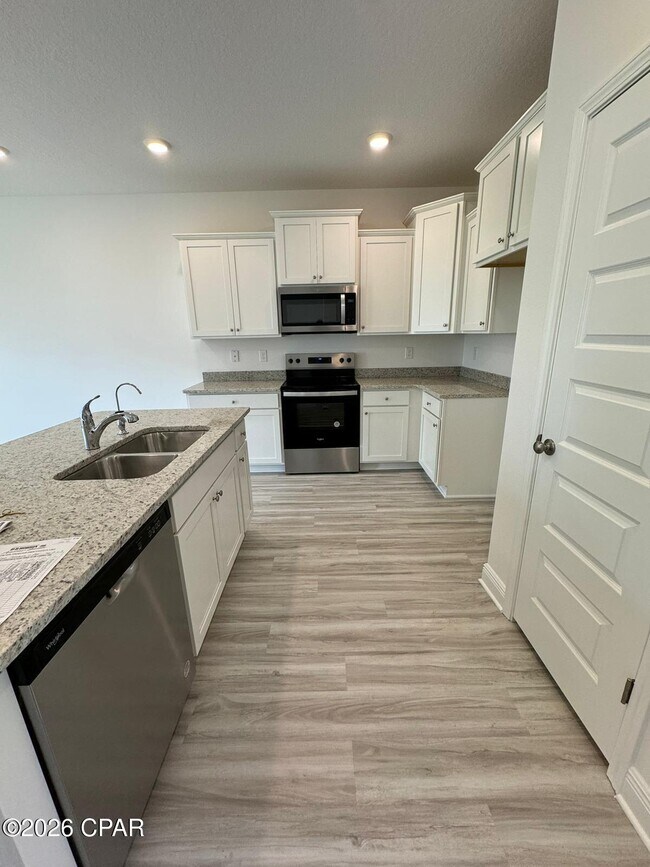 Building Photo - 147 Ellery Ln