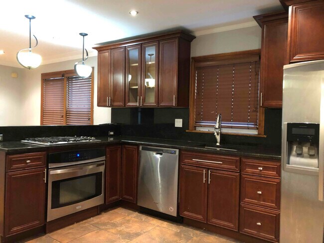 Foto del edificio - 8825 S Oglesby Ave