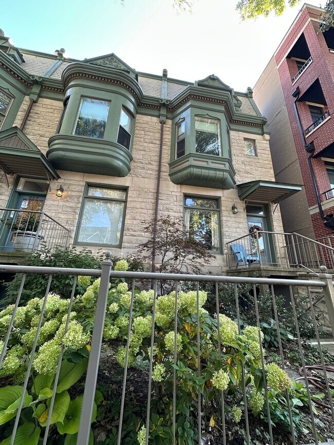 Foto del edificio - 957 W Montana St