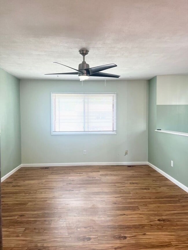 Foto del edificio - Gorgeous 4 bedroom, 2 bath Home with 2 car attached garage In NW Loveland, Colorado
