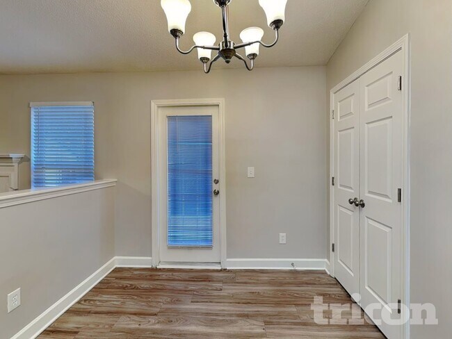 Foto del edificio - 2668 Captains Watch Rd NE