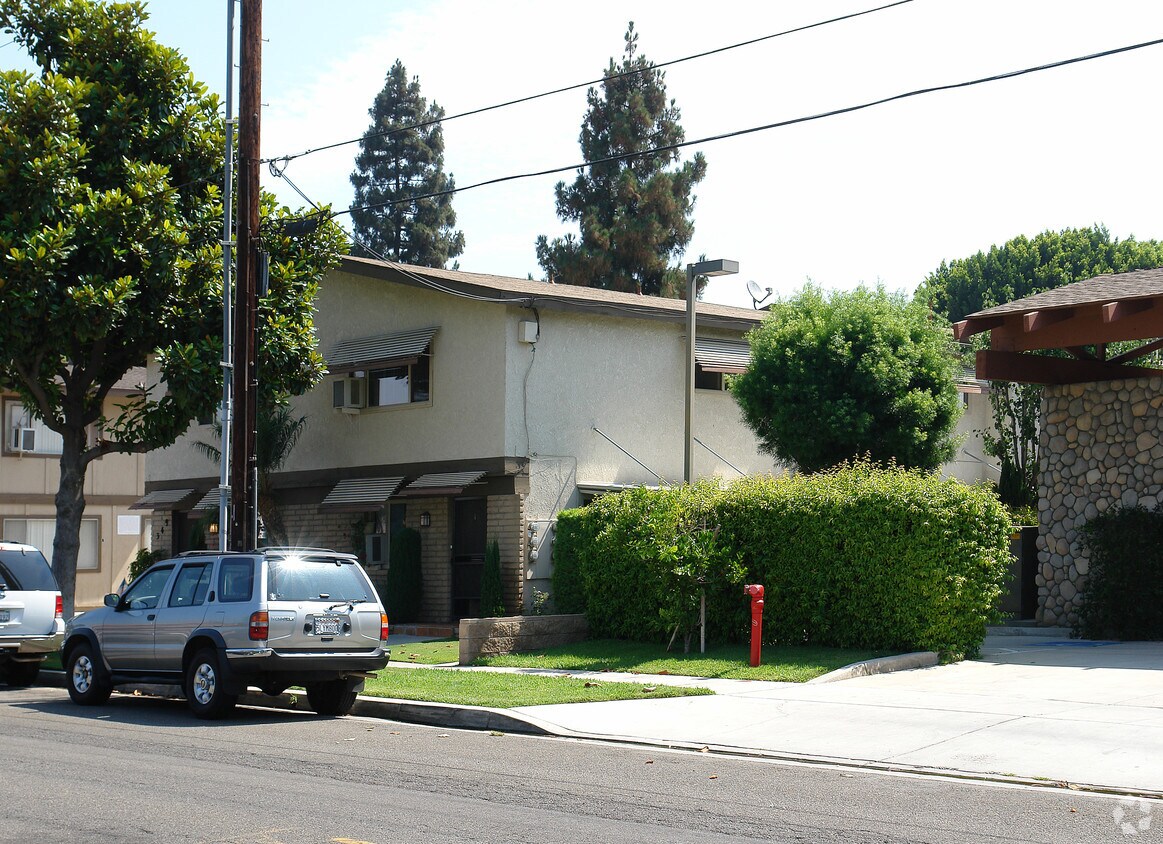 Building Photo - 349 S Lemon St