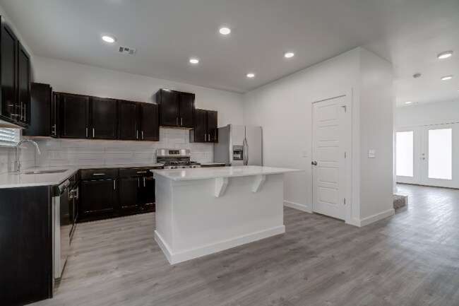 Building Photo - 13520 Vinita Dr