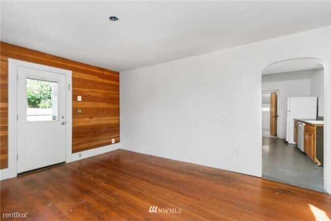 Building Photo - 1 br, 1 bath House - 1262 Glass Ave NE