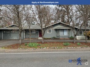 Building Photo - 716 S Shasta Ave