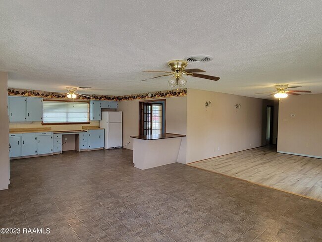 Foto del edificio - 4539 Young Ln