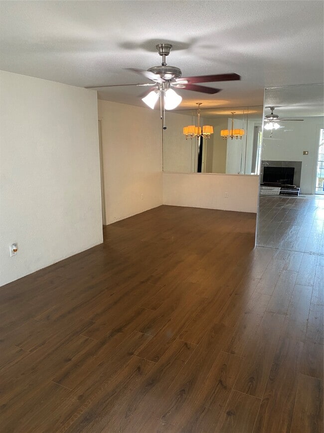 Foto del edificio - 9797 Leawood Blvd