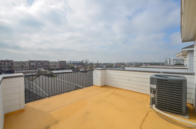 Building Photo - 4609 Nett St