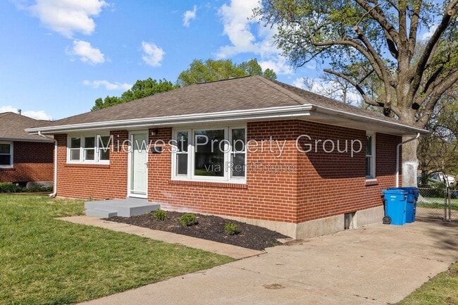 Building Photo - 1410 St Bernadette Ln