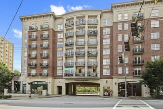 Building Photo - 2277 Peachtree Rd NE