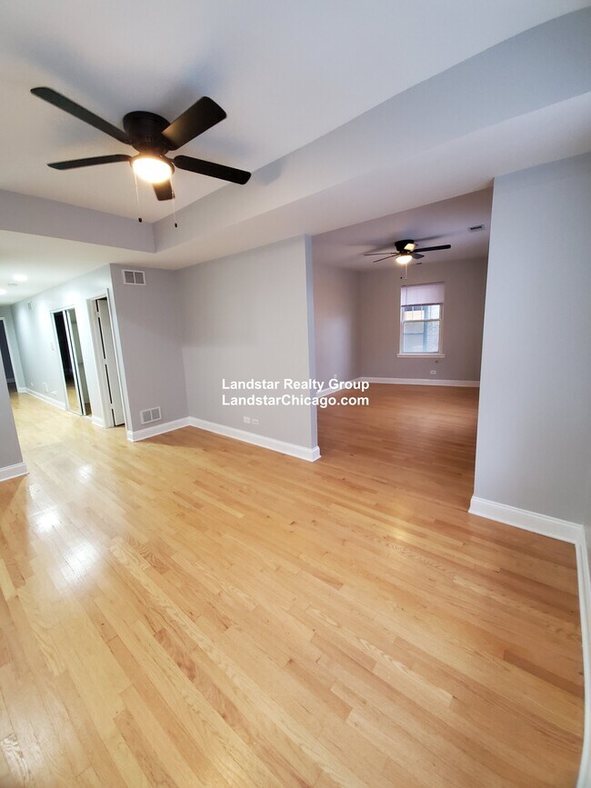 Foto del edificio - 1003 W Sunnyside Ave