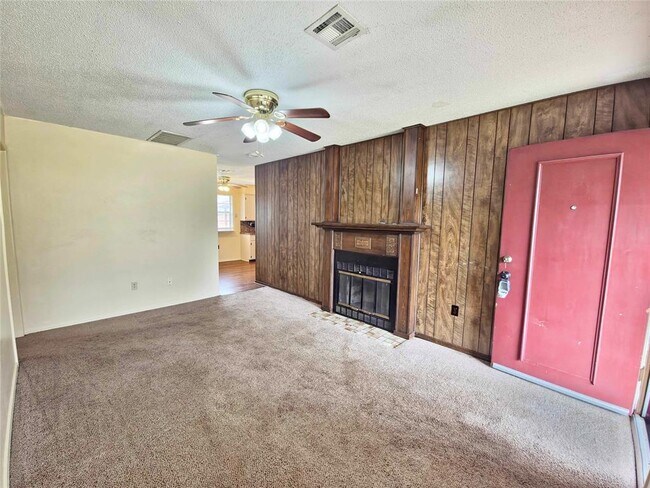 Building Photo - 13917 N Everest Ave
