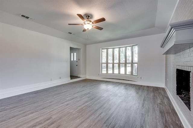 Building Photo - 2051 Oakbluff Dr