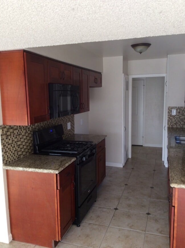Building Photo - Beautiful home. Apply today!