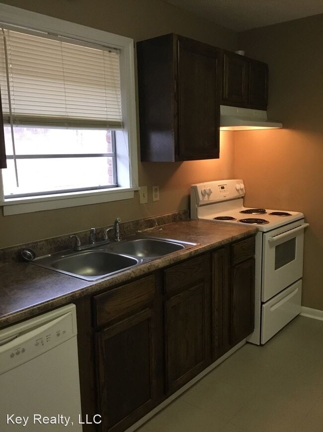 Building Photo - 2 br, 1 bath House - 1503-B Evarist St.