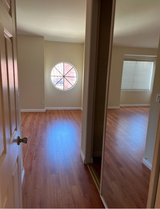 Foto del edificio - Valley Circle Townhomes