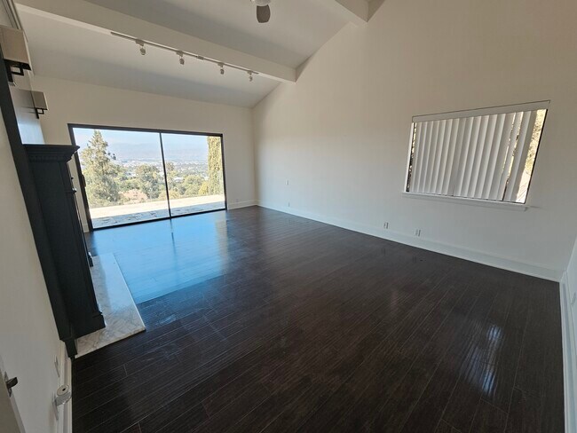 Foto del edificio - 3622 Roberts View Pl