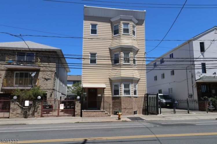 Primary Photo - 326 Ferry St