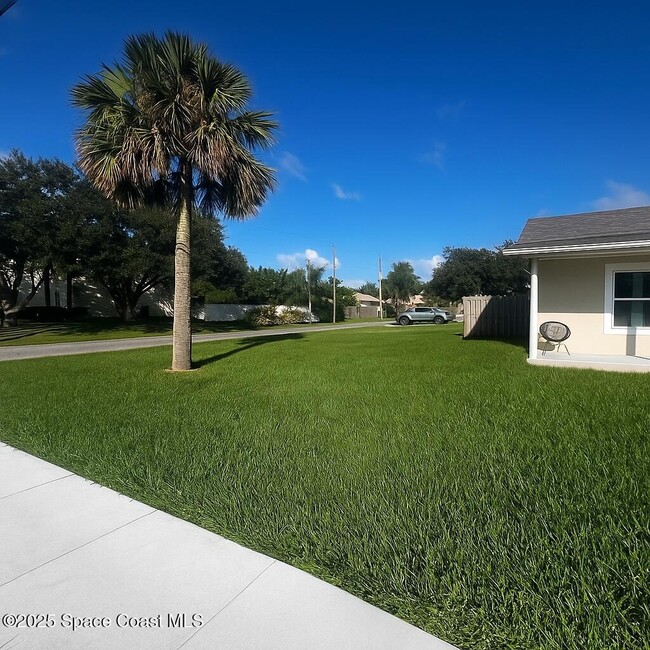 Foto del edificio - 6365 Homestead Ave