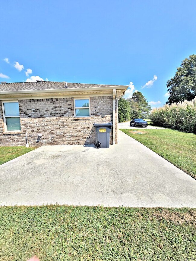 Building Photo - 1640 Perkins Wood Rd