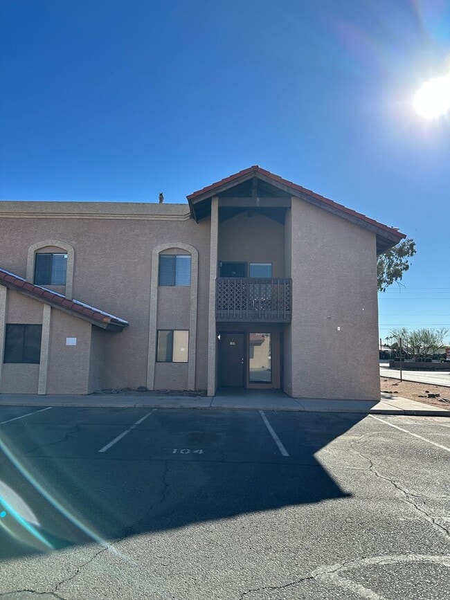 Building Photo - Lindsey and McKellips: 2bed, 1 bath unit, second floor