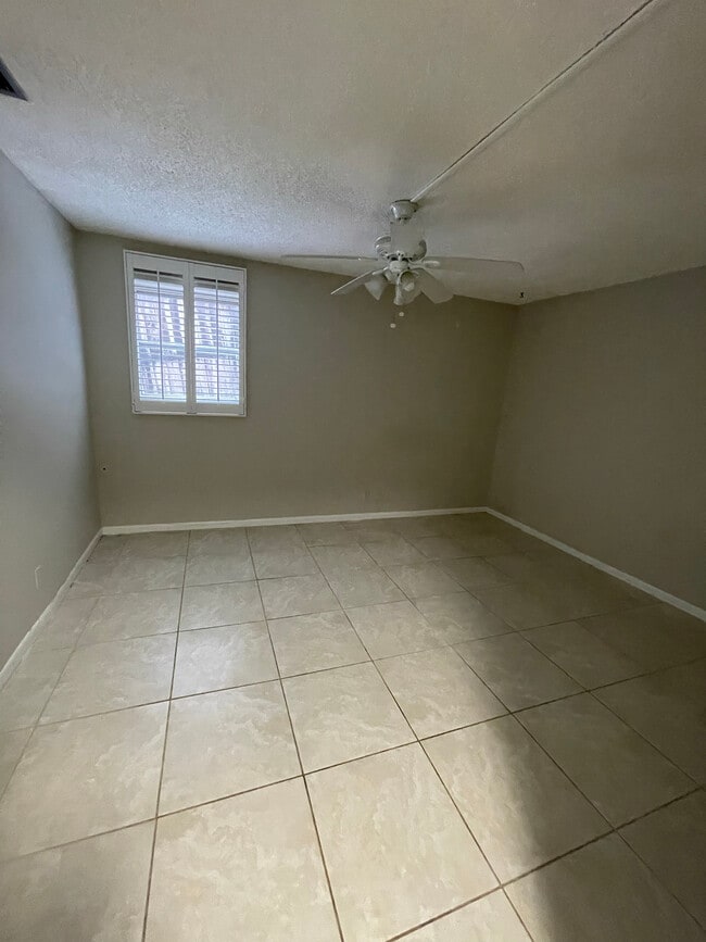 Bedroom - 210 NW 4th Ave