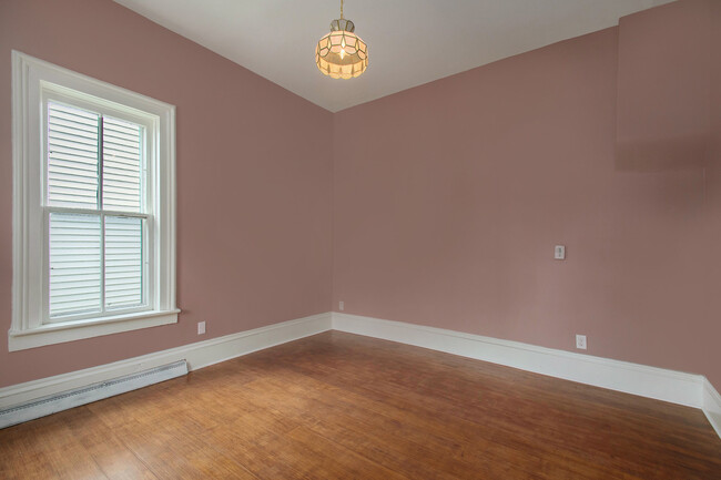 Building Photo - 1010 Quimby St