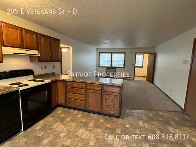 Foto del edificio - 2 bedroom/ 1 bath apartment in Tomah, WI