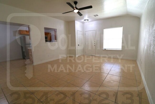 Building Photo - 2802 Alma Dr