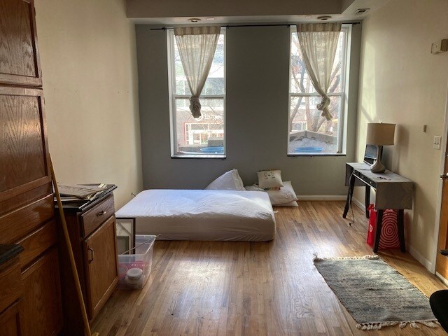 Foto del edificio - 1655 W Division St