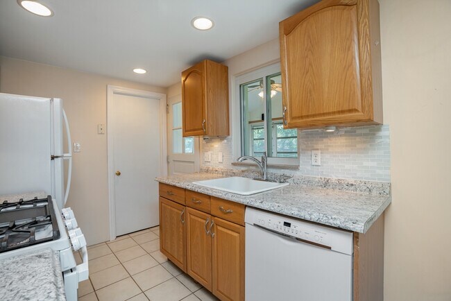 Foto del edificio - 5116 Cherryvale Dr