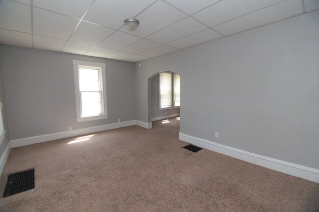 Foto del edificio - 2 bed 1 bath Moline house!