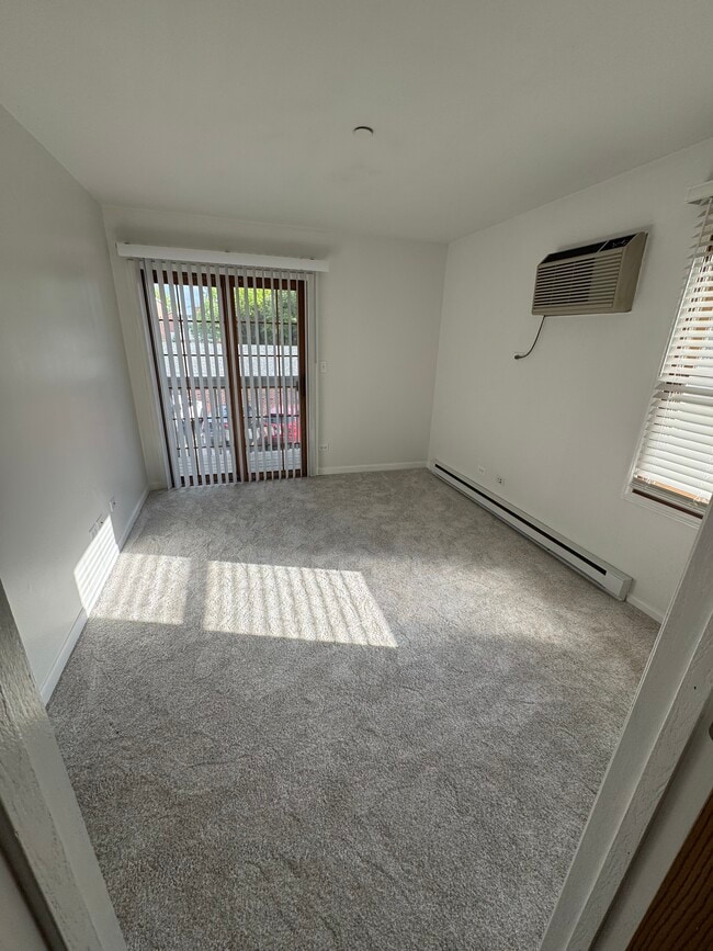 Building Photo - 1347 Cunat Ct