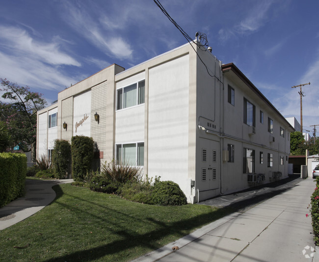 Building Photo - 10851 Moorpark St
