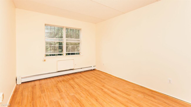 Foto del edificio - 983 Madison St