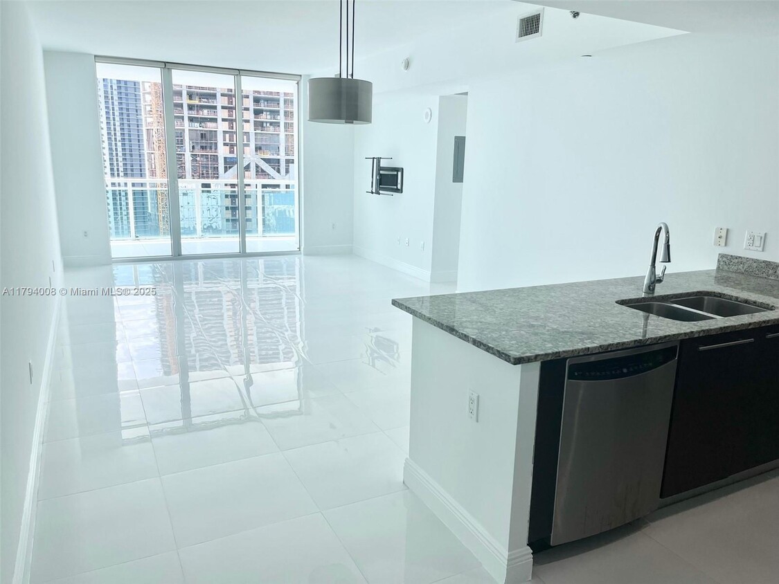 Foto principal - 950 Brickell Bay Dr