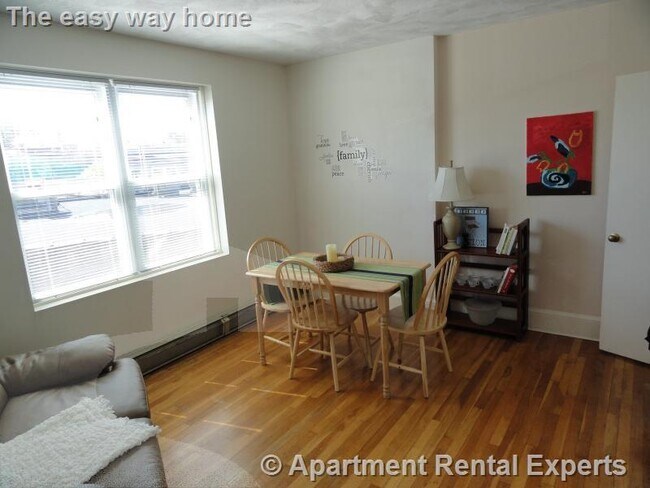 Building Photo - 402 Highland Ave