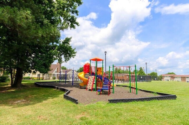 Building Photo - Village at the Arbors