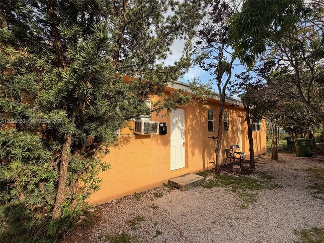 Foto del edificio - 518 NW 10th St