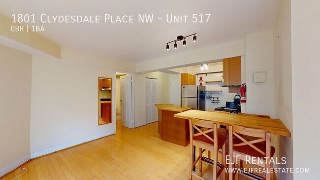 Foto del edificio - 1801 Clydesdale Pl NW