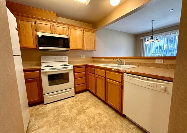 Building Photo - 1670 SW Mulberry Pl