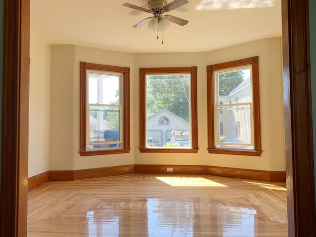 Building Photo - 49 Chapel St