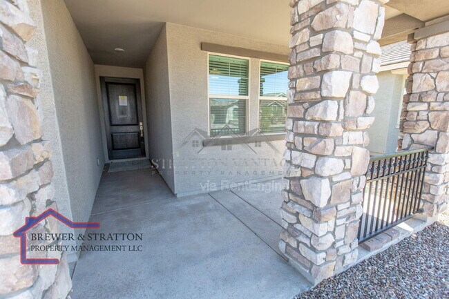 Foto del edificio - 15243 W Latham St