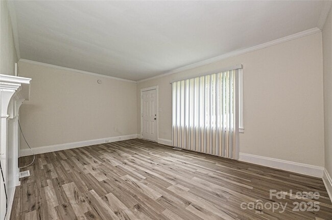 Foto del edificio - 2500 Morton St