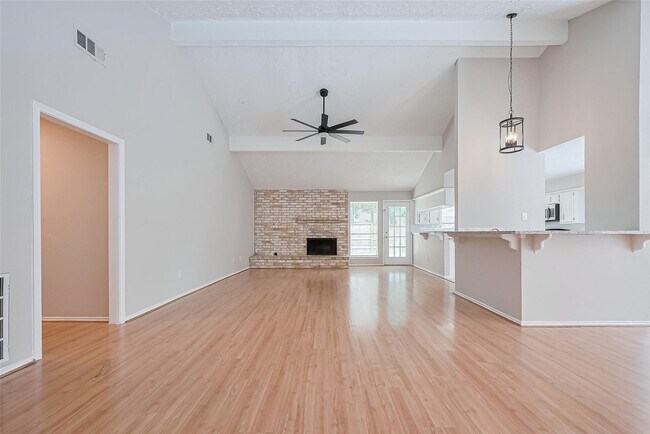 Foto del edificio - 2606 Lexington Woods Dr